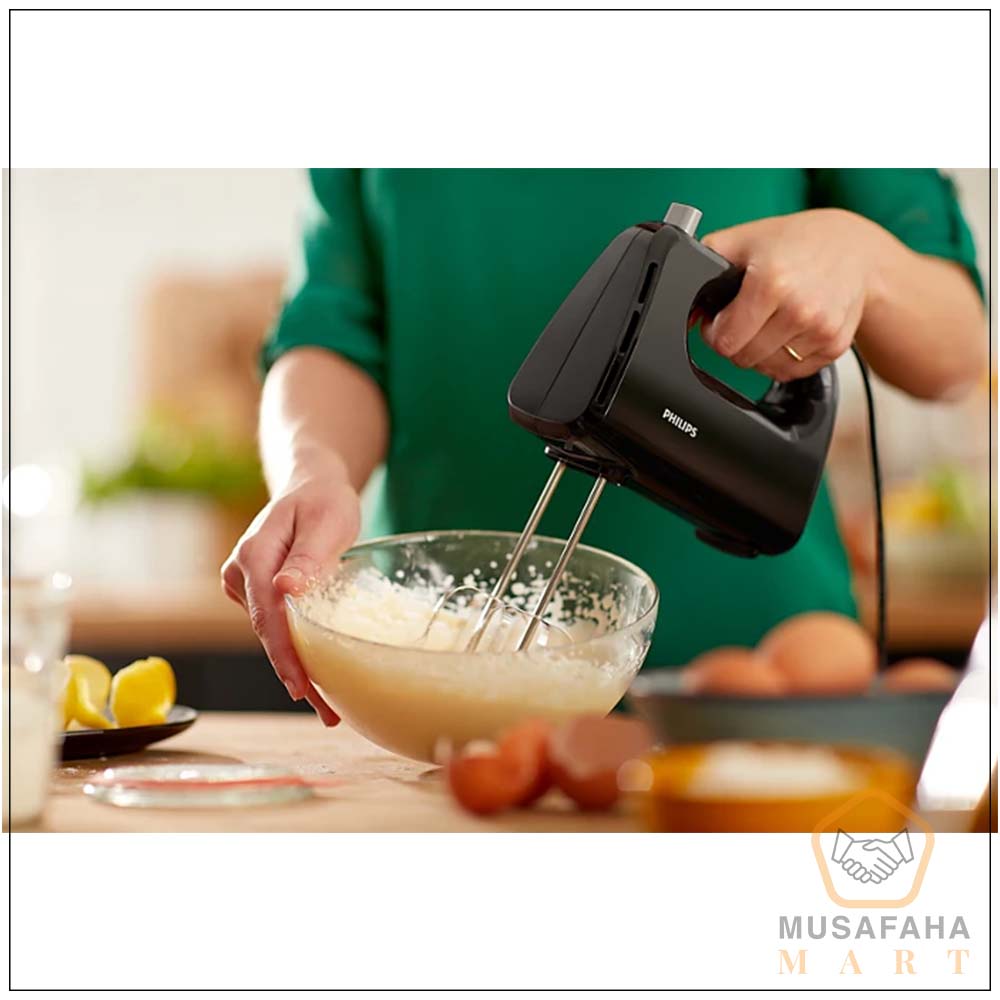 Philips HR3705/10 Daily Collection 300W black hand mixer with attachments